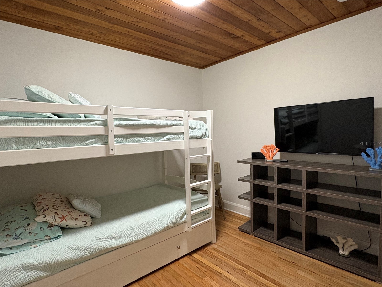 2026 Grove Street Sarasota FL 34239 A4696267 image16
