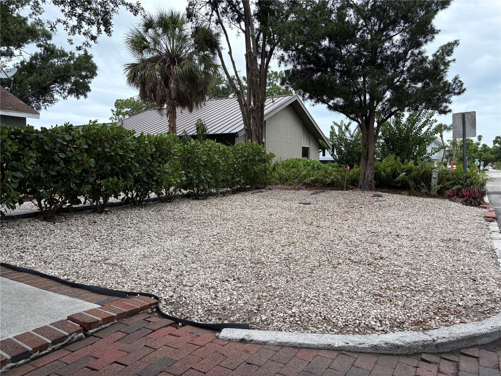 2026 Grove Street Sarasota FL 34239 A4696267 image36