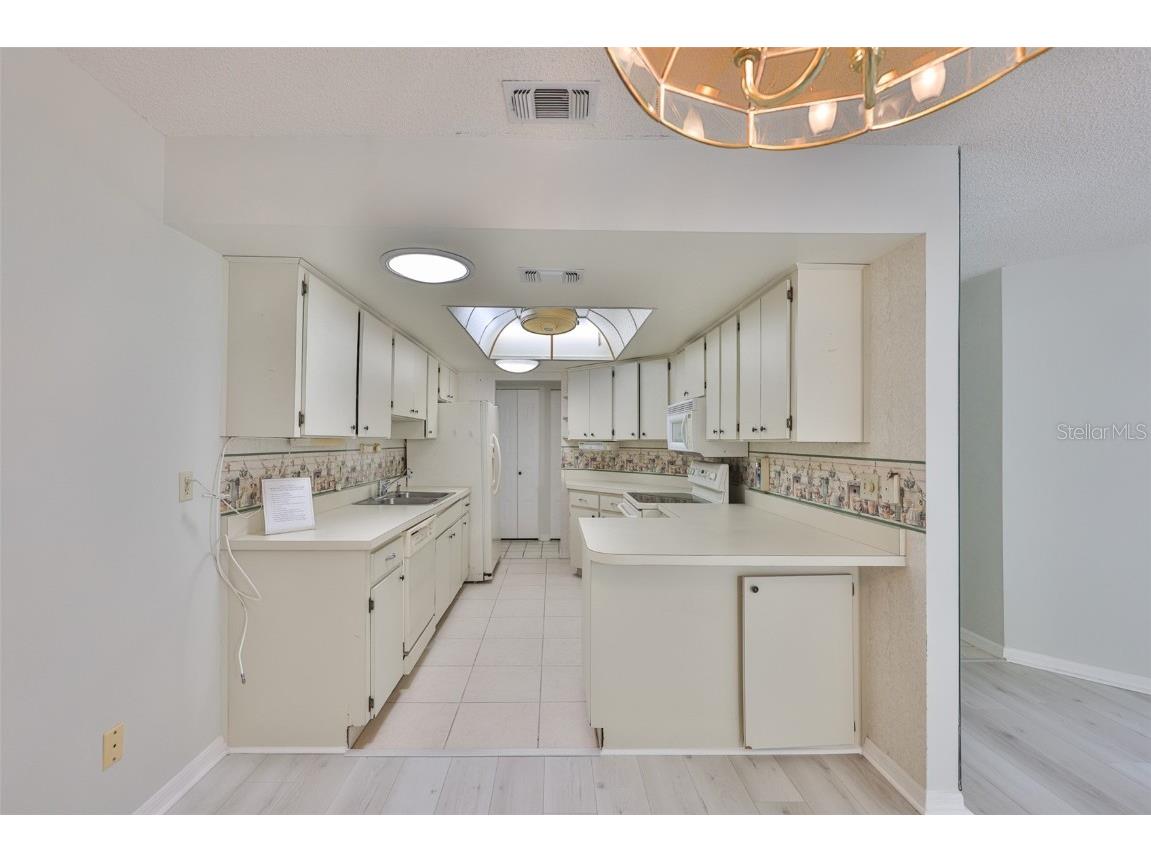 2026 Hawkhurst Circle Sun City Center FL 33573 TB8432667 image15