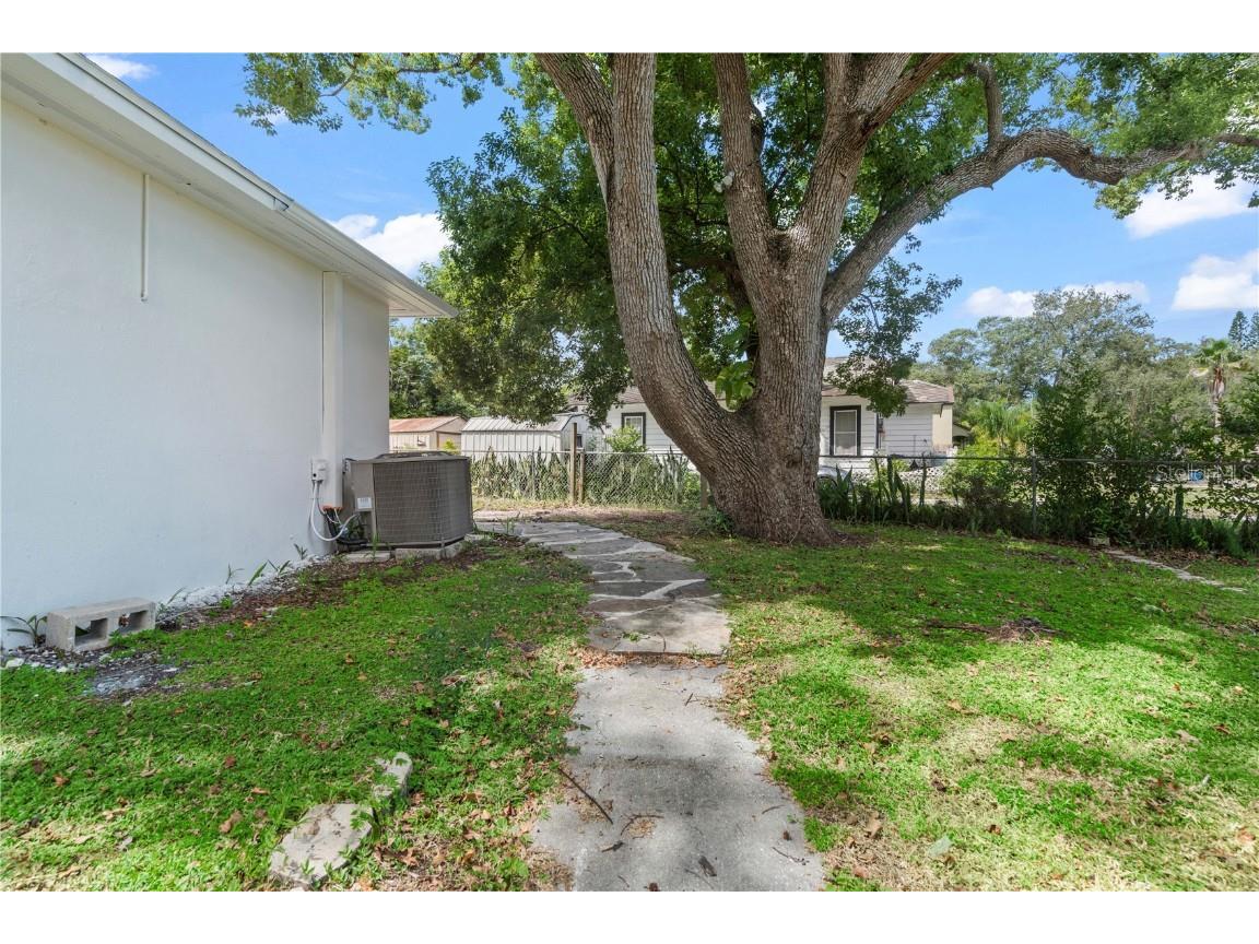 2026 Pinecrest Way Clearwater FL 33755 TB8431759 image11