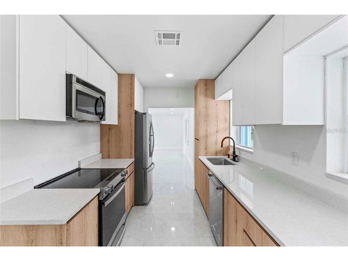 2026 Pinecrest Way Clearwater FL 33755 TB8431759 image23