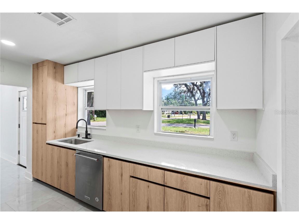 2026 Pinecrest Way Clearwater FL 33755 TB8431759 image25