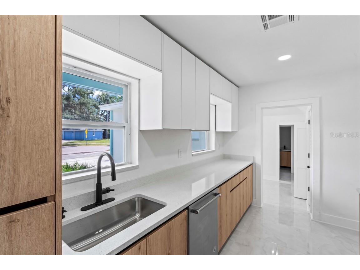 2026 Pinecrest Way Clearwater FL 33755 TB8431759 image27