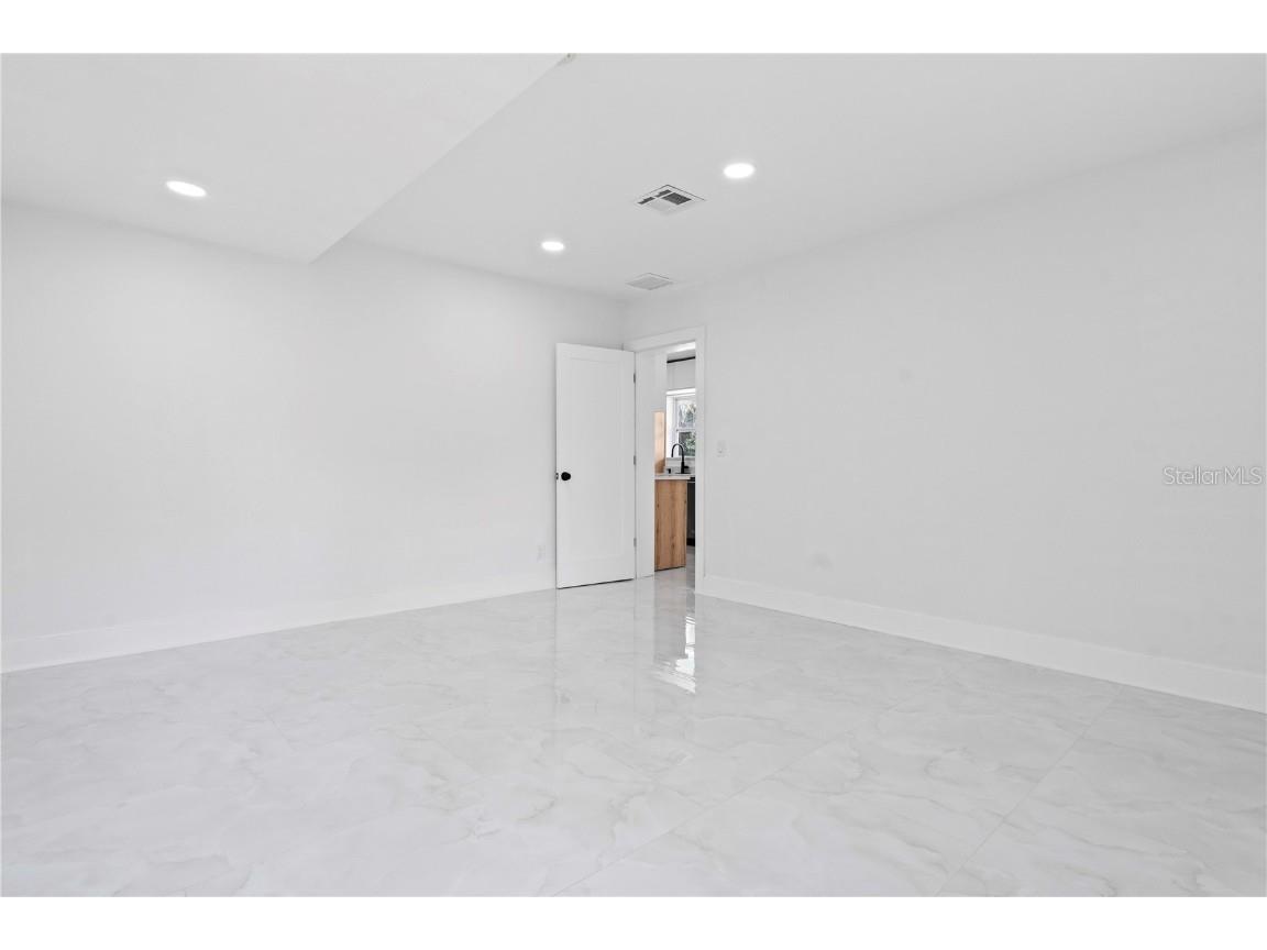 2026 Pinecrest Way Clearwater FL 33755 TB8431759 image29