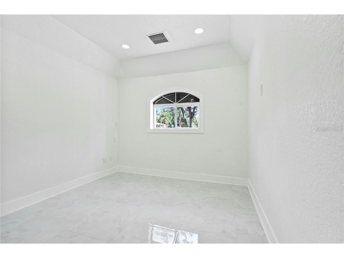 2026 Pinecrest Way Clearwater FL 33755 TB8431759 image39