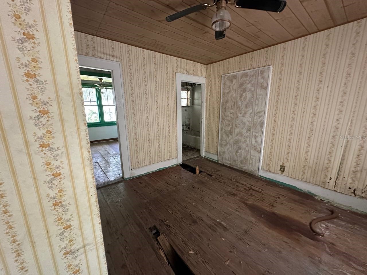 2026 Seminole Boulevard S Saint Petersburg FL 33705 A4692112 image3