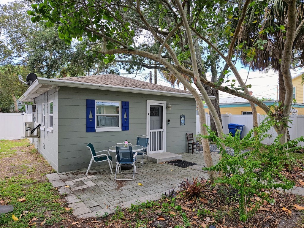 2027 1/2 Beach Drive Saint Petersburg FL 33705 - TAMPA BAY U8207062 image1
