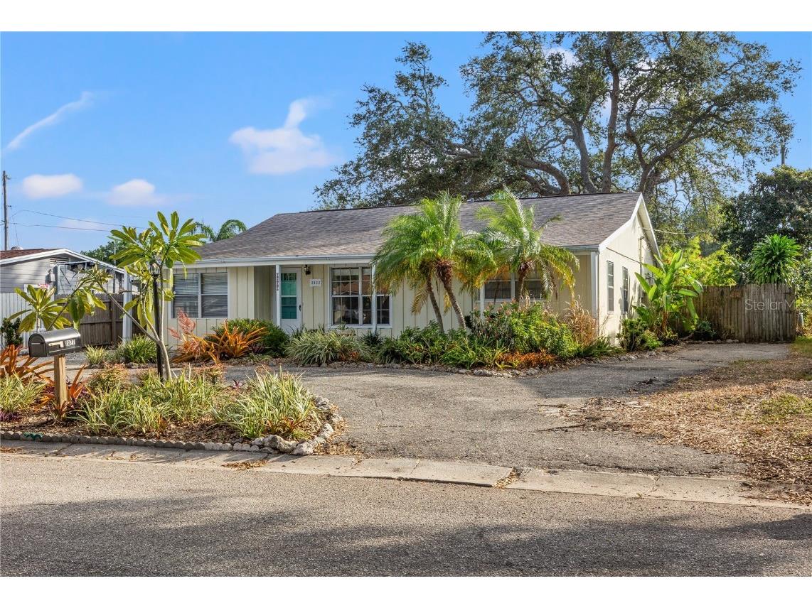 2027 27th Avenue W Bradenton FL 34205 A4593928 image1