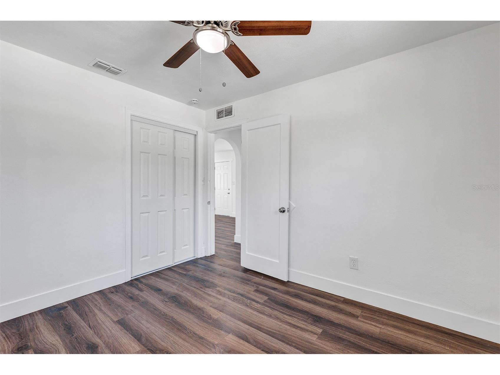 2027 30th Avenue N #TOP UNIT Saint Petersburg FL 33713 O6422519 image14