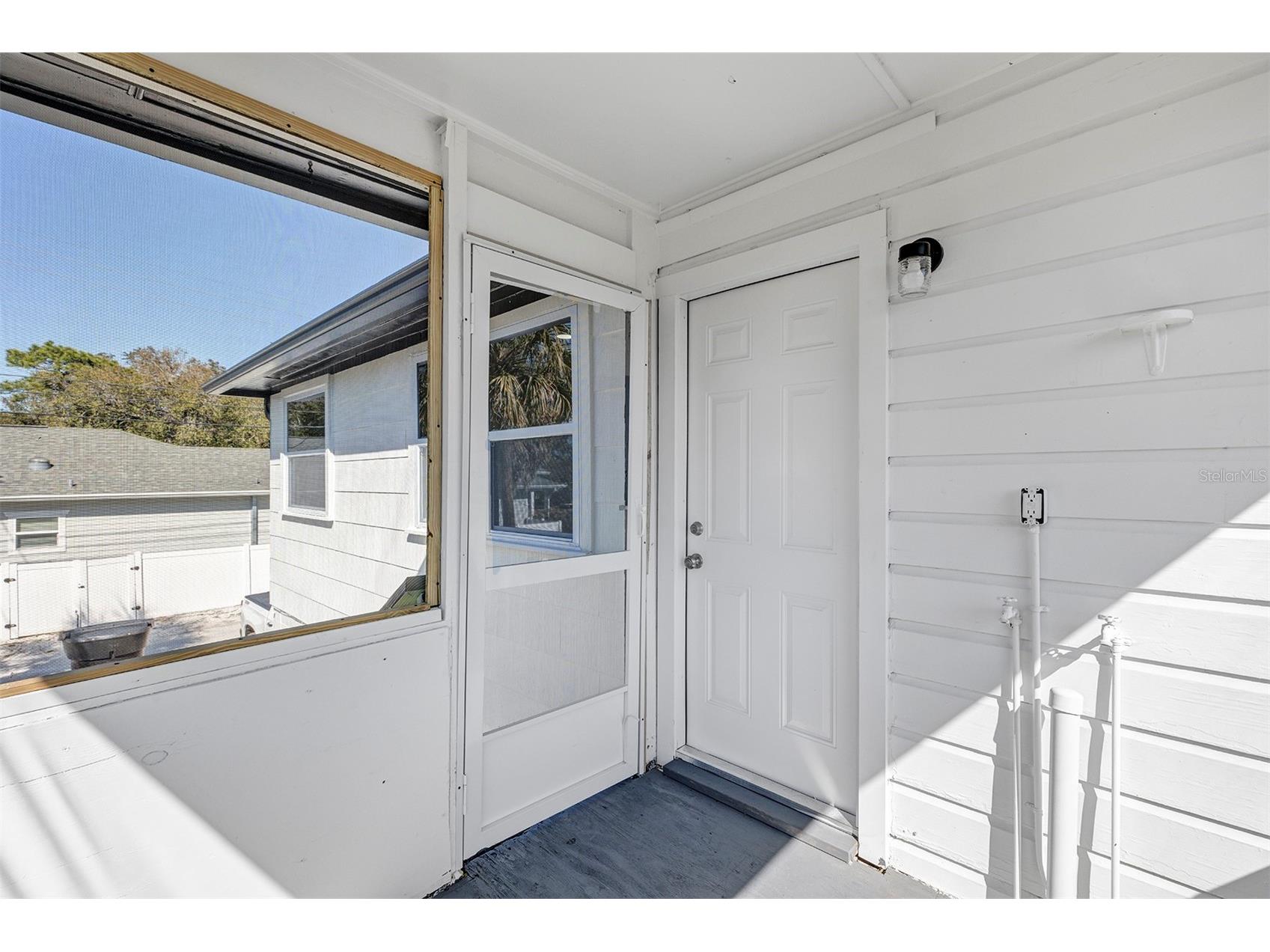 2027 30th Avenue N #TOP UNIT Saint Petersburg FL 33713 O6422519 image3