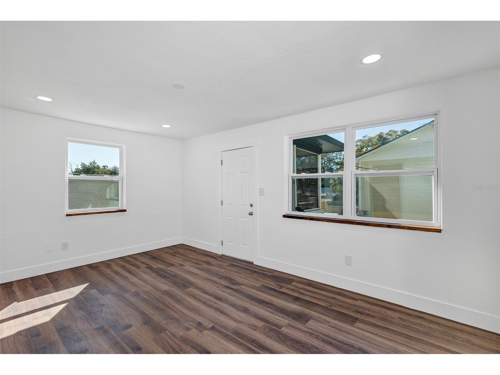 2027 30th Avenue N #TOP UNIT Saint Petersburg FL 33713 O6422519 image4