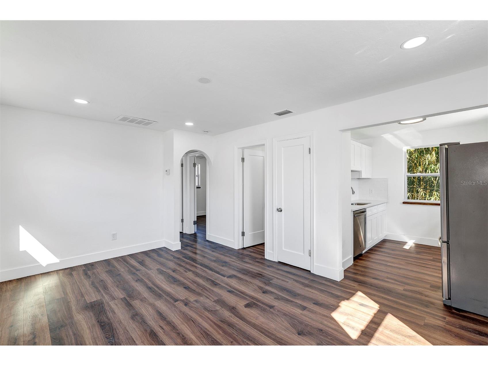 2027 30th Avenue N #TOP UNIT Saint Petersburg FL 33713 O6422519 image5