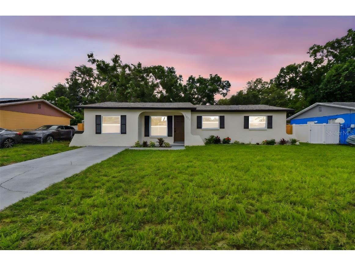 2027 Balfour Circle Tampa FL 33619 TB8402167 image1