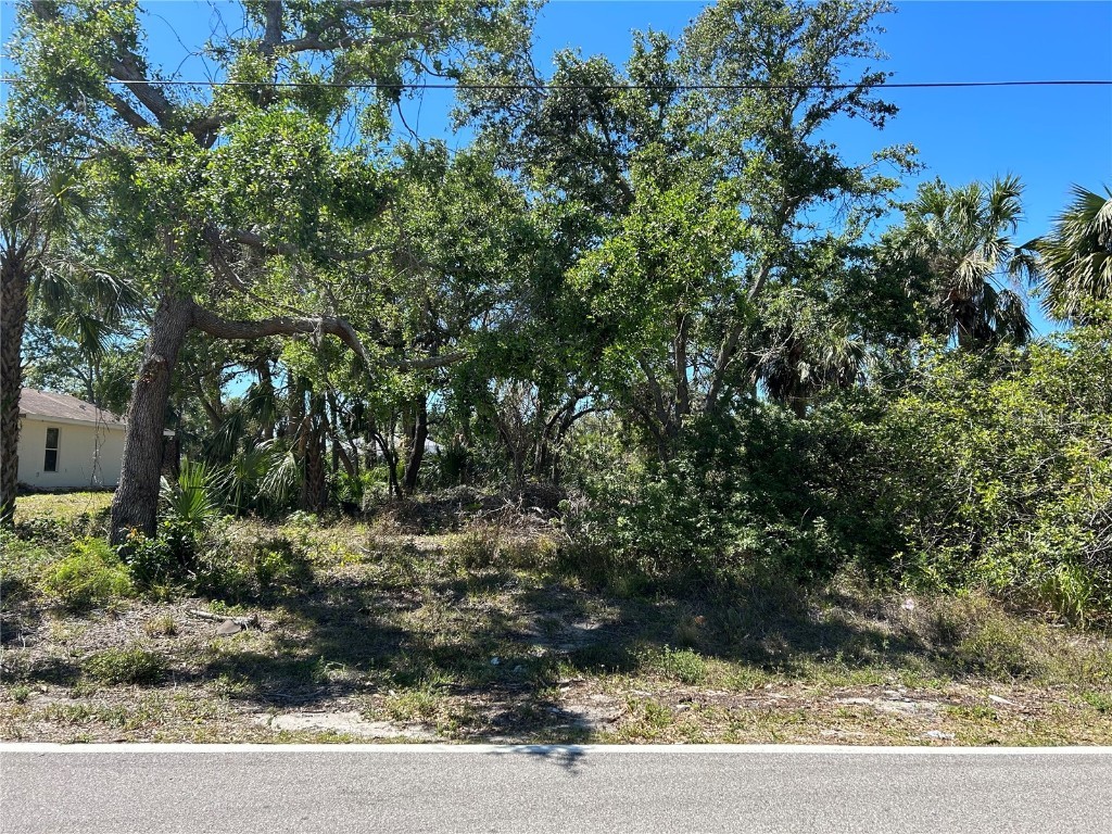 2027 Cannolot Boulevard Port Charlotte FL 33948 - COURTLAND WATERWAY C7473768 image1