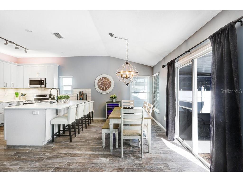 2027 Darlington Oak Drive Seffner FL 33584 TB8450375 image12