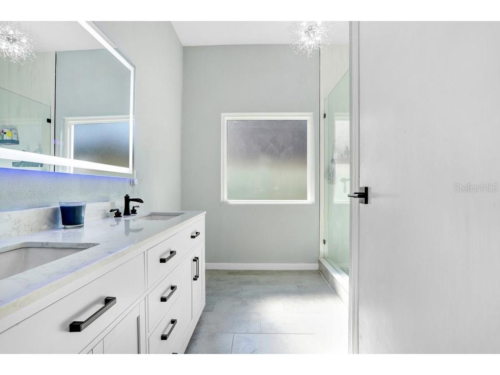 2027 Darlington Oak Drive Seffner FL 33584 TB8450375 image16