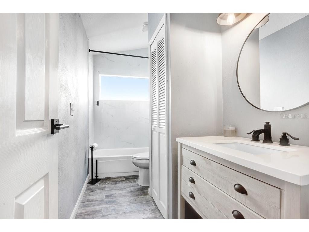 2027 Darlington Oak Drive Seffner FL 33584 TB8450375 image17