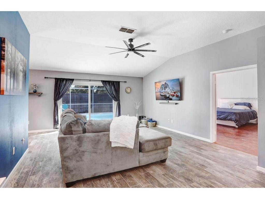 2027 Darlington Oak Drive Seffner FL 33584 TB8450375 image5