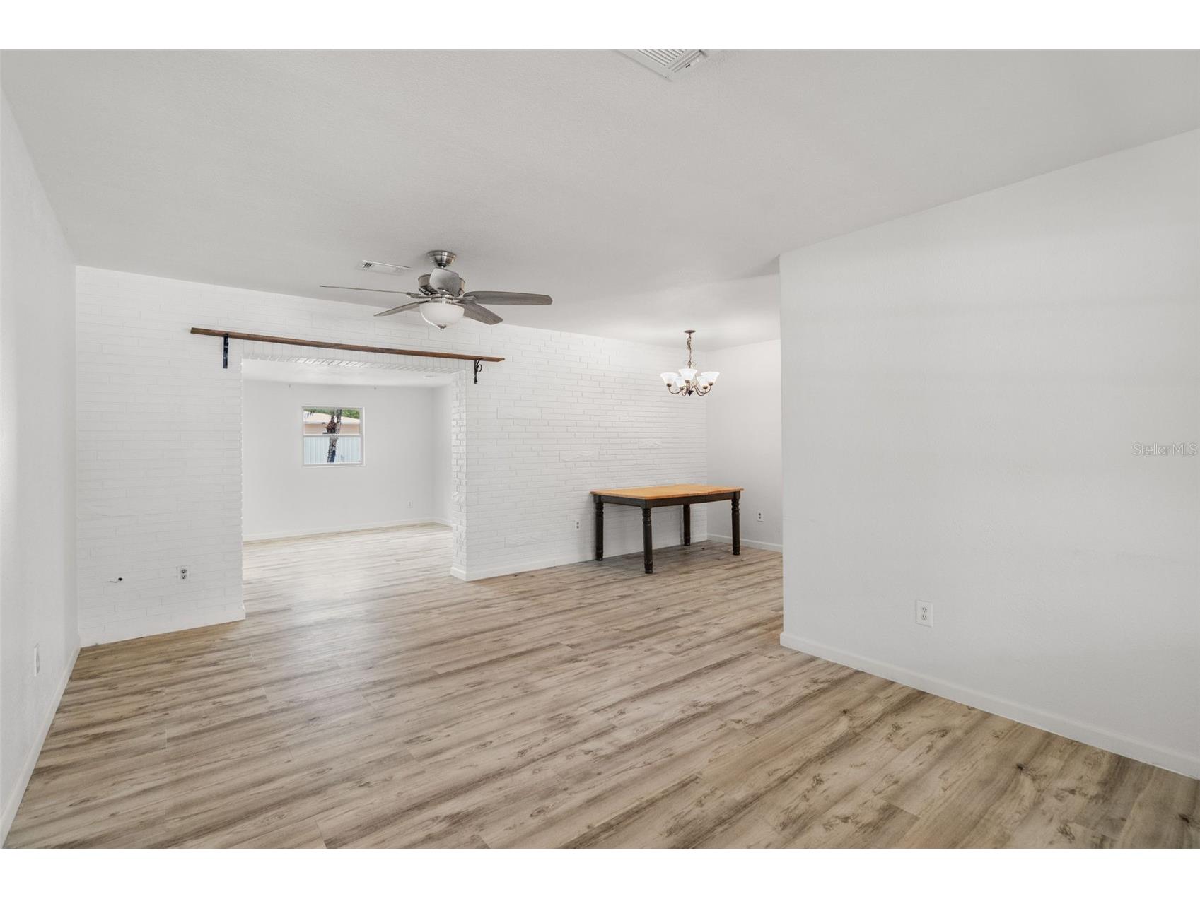2027 E Valencia Way E Clearwater FL 33764 TB8490914 image11
