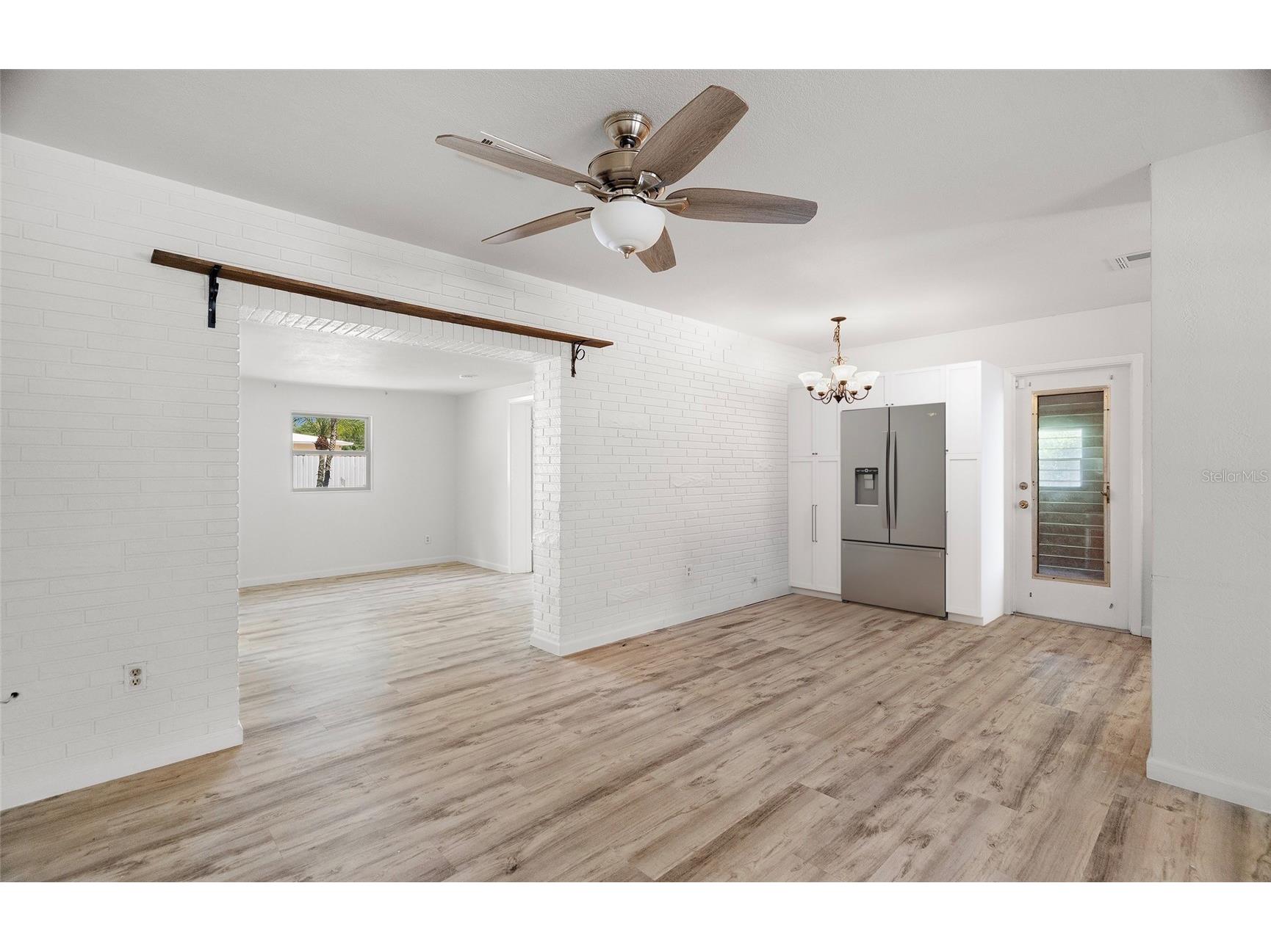 2027 E Valencia Way E Clearwater FL 33764 TB8490914 image14