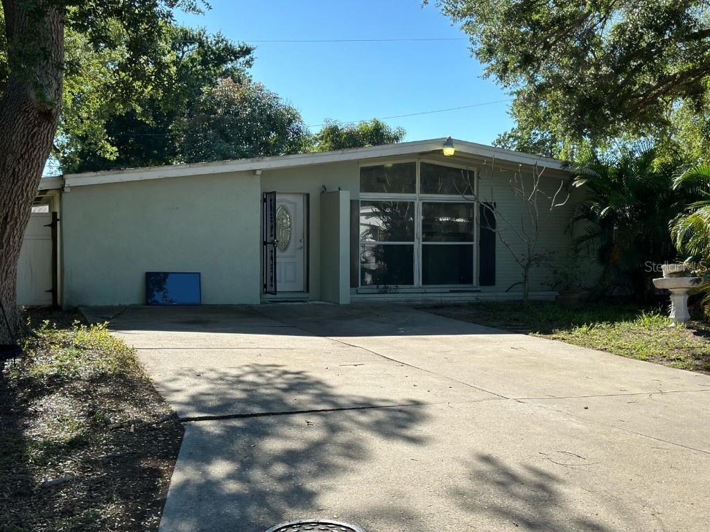 2027 Ivy Place Sarasota FL 34235 A4606791 image1