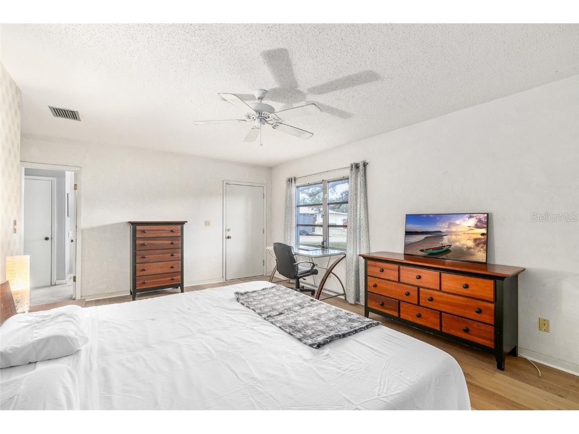 2027 Pinecrest Way Clearwater FL 33755 TB8436136 image28