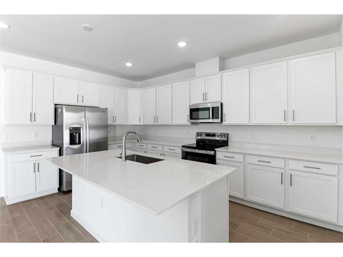 2027 Stetson Court Eagle Lake FL 33839 S5109923 image4