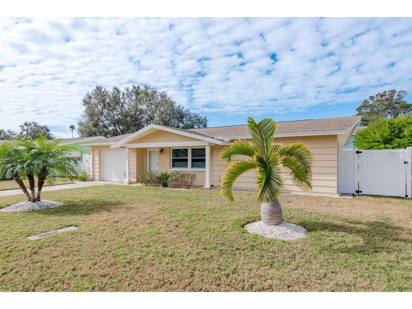 2028 Douglas Avenue Dunedin FL 34698 TB8462194 image1