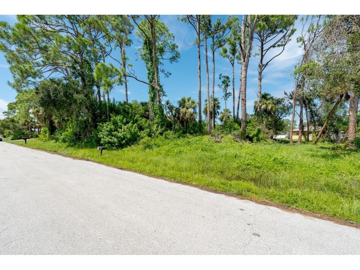 20284 Emerald Avenue Port Charlotte FL 33952 TB8410359 image1