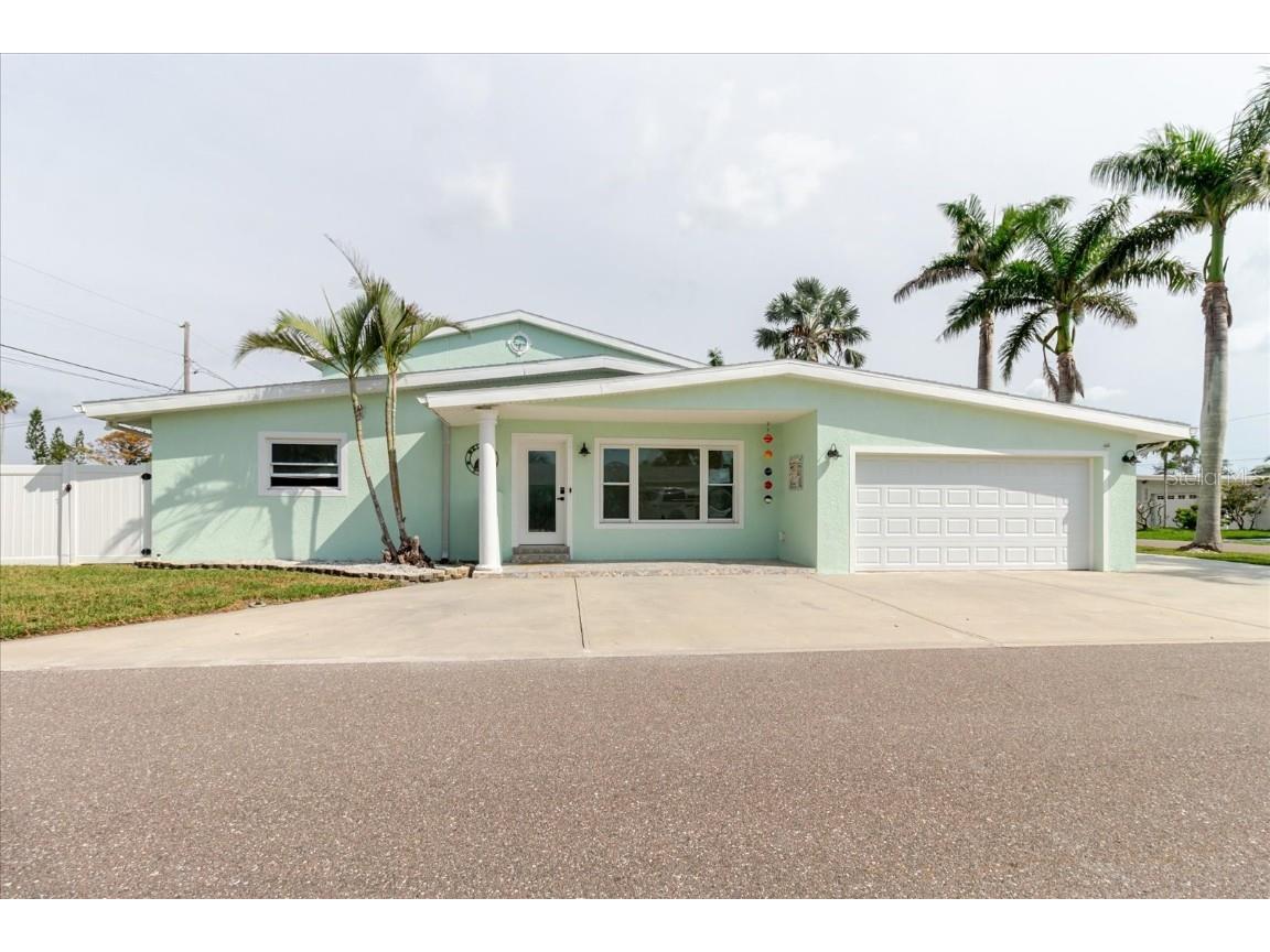 203 163rd Avenue Redington Beach FL 33708 TB8427856 image1