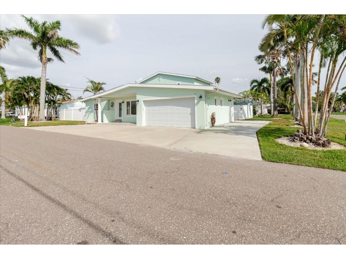 203 163rd Avenue Redington Beach FL 33708 TB8427856 image3