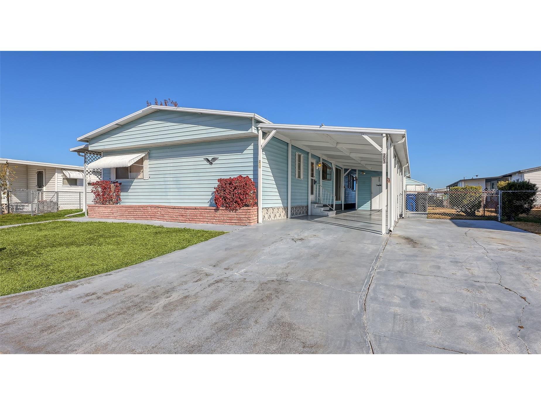 203 50th Avenue Plaza E Bradenton FL 34203 A4681343 image3