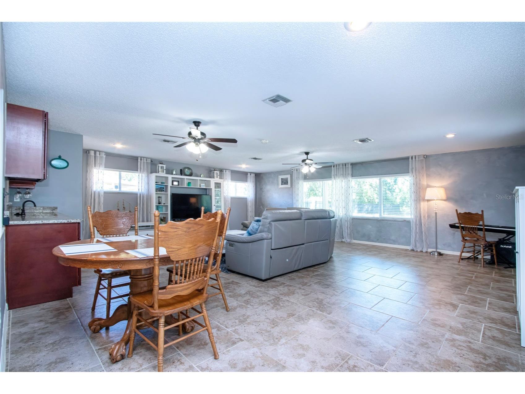 203 Amesbury Circle Sun City Center FL 33573 TB8486521 image16