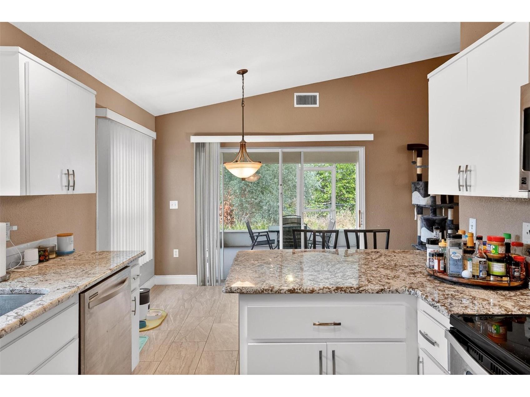 203 Ashley Loop Davenport FL 33837 O6389262 image13