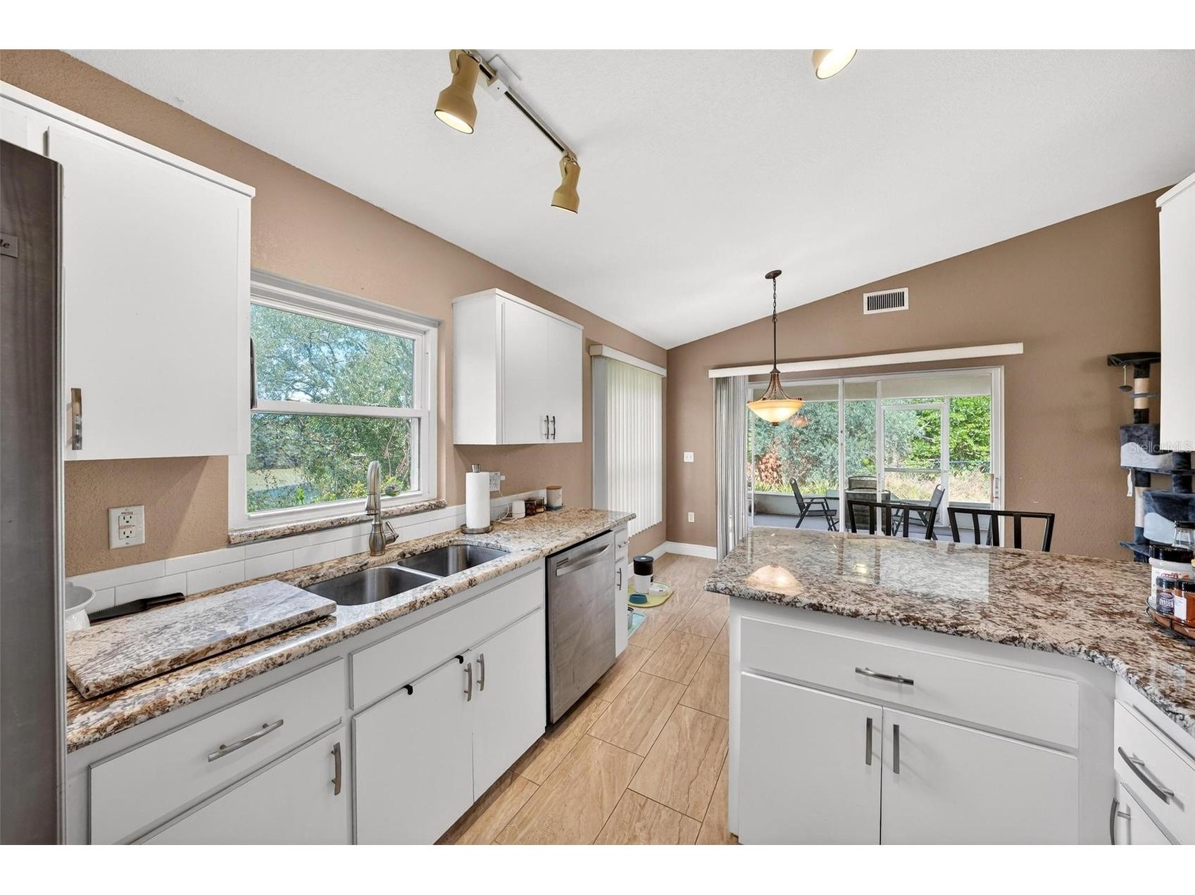 203 Ashley Loop Davenport FL 33837 O6389262 image9