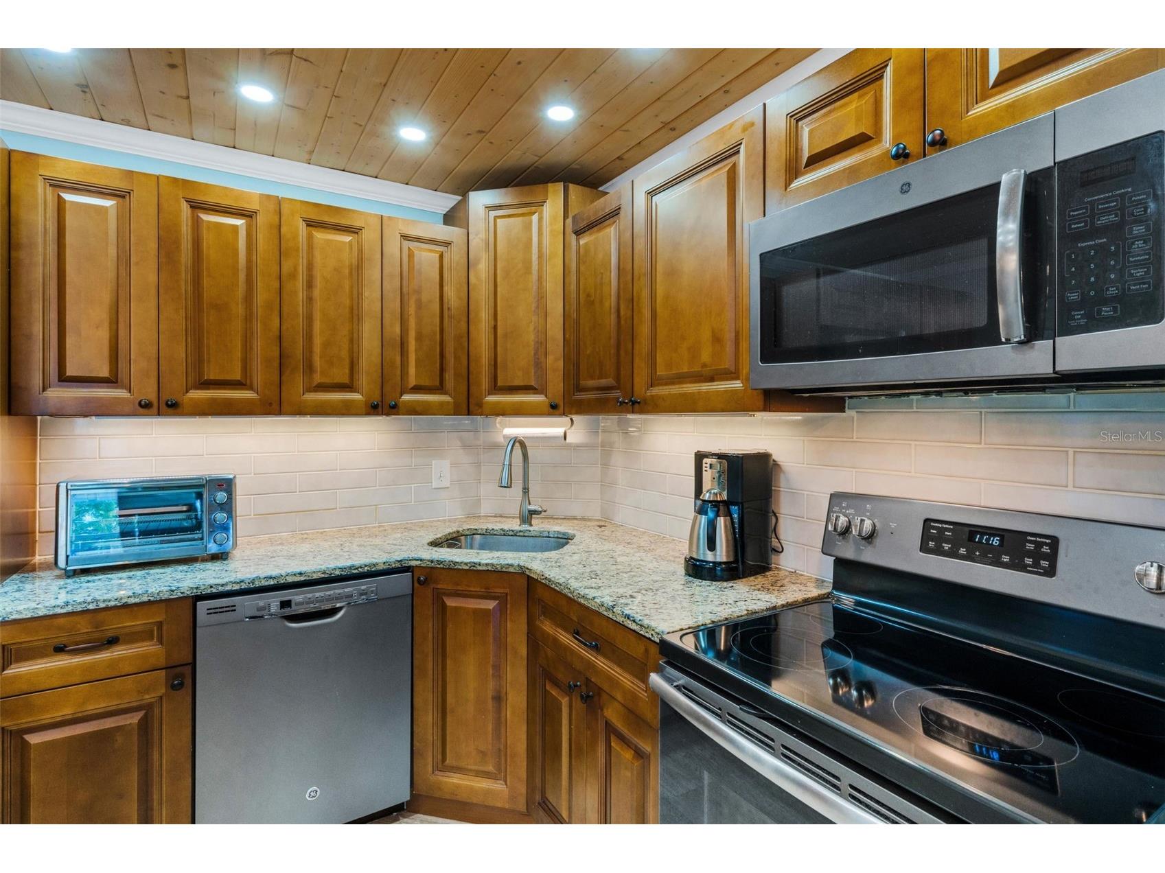 203 Aspen Circle #203 Seminole FL 33777 TB8486370 image17