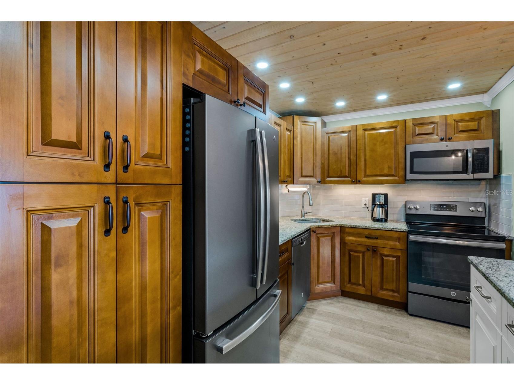 203 Aspen Circle #203 Seminole FL 33777 TB8486370 image18