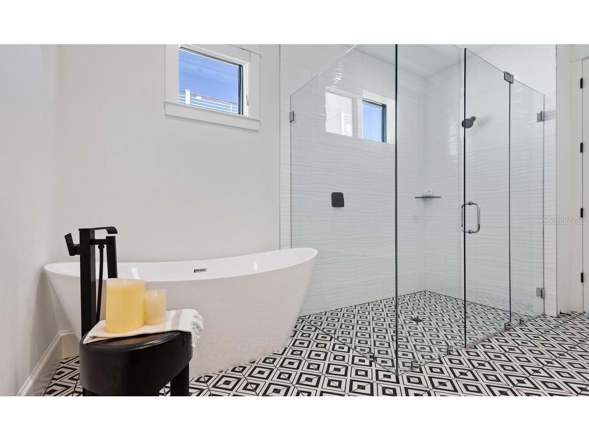 203 Bay Drive N Bradenton Beach FL 34217 A4669703 image25