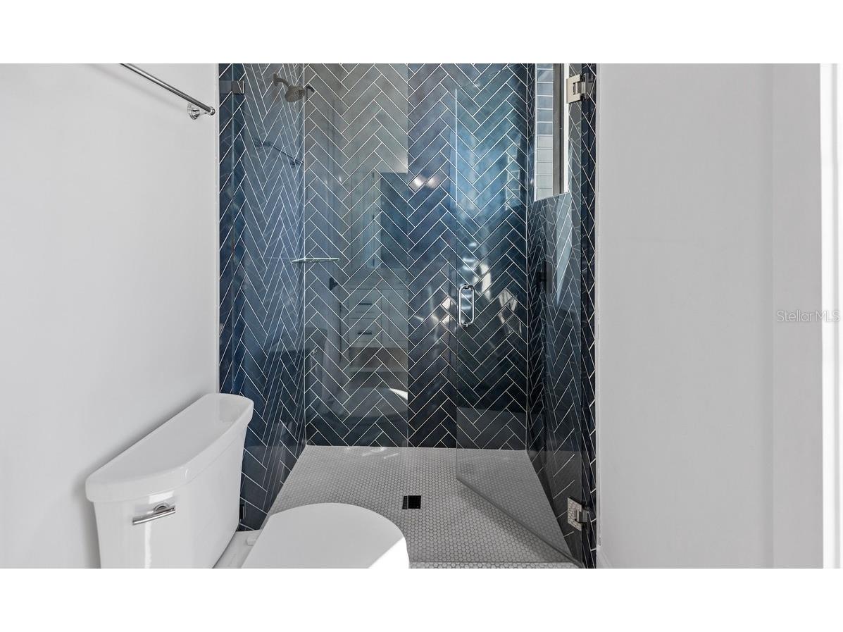 203 Bay Drive N Bradenton Beach FL 34217 A4669703 image37