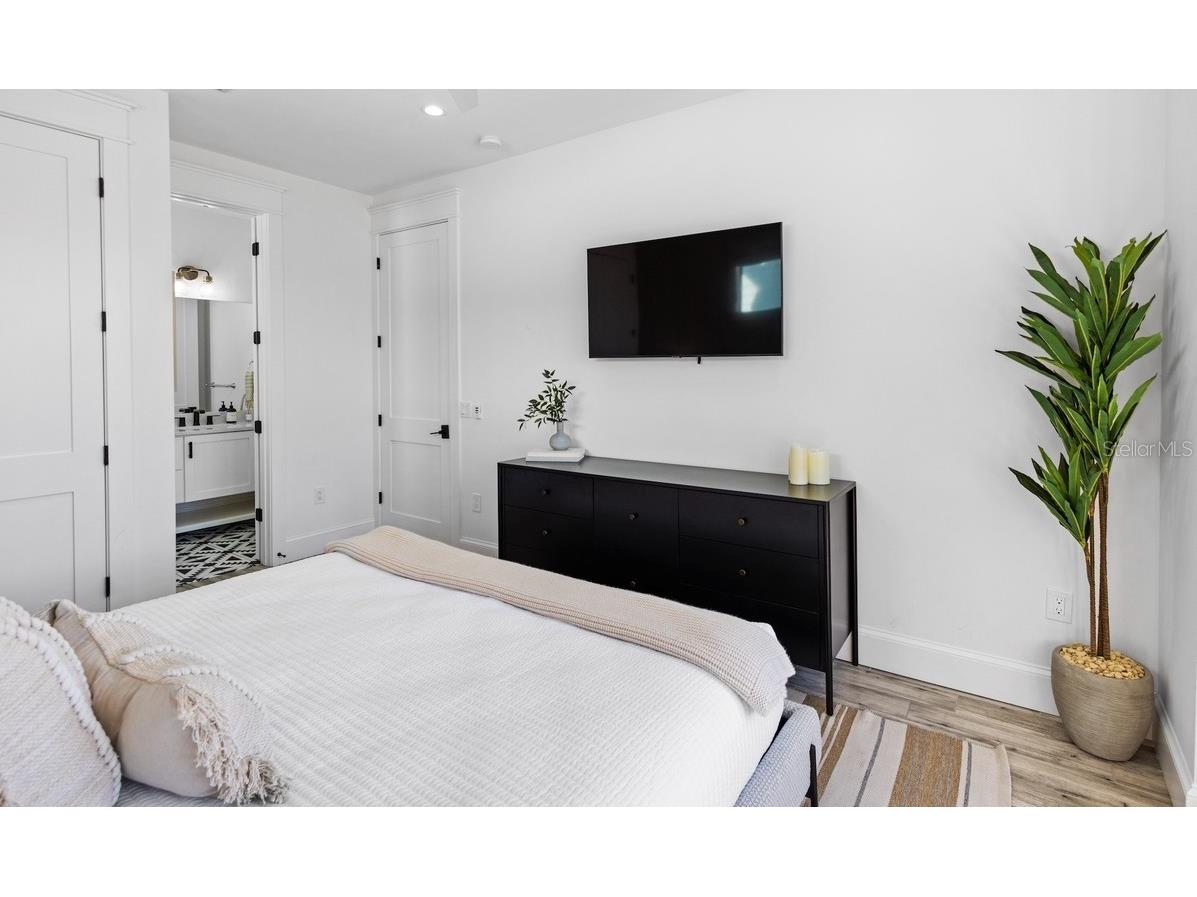 203 Bay Drive N Bradenton Beach FL 34217 A4669703 image40