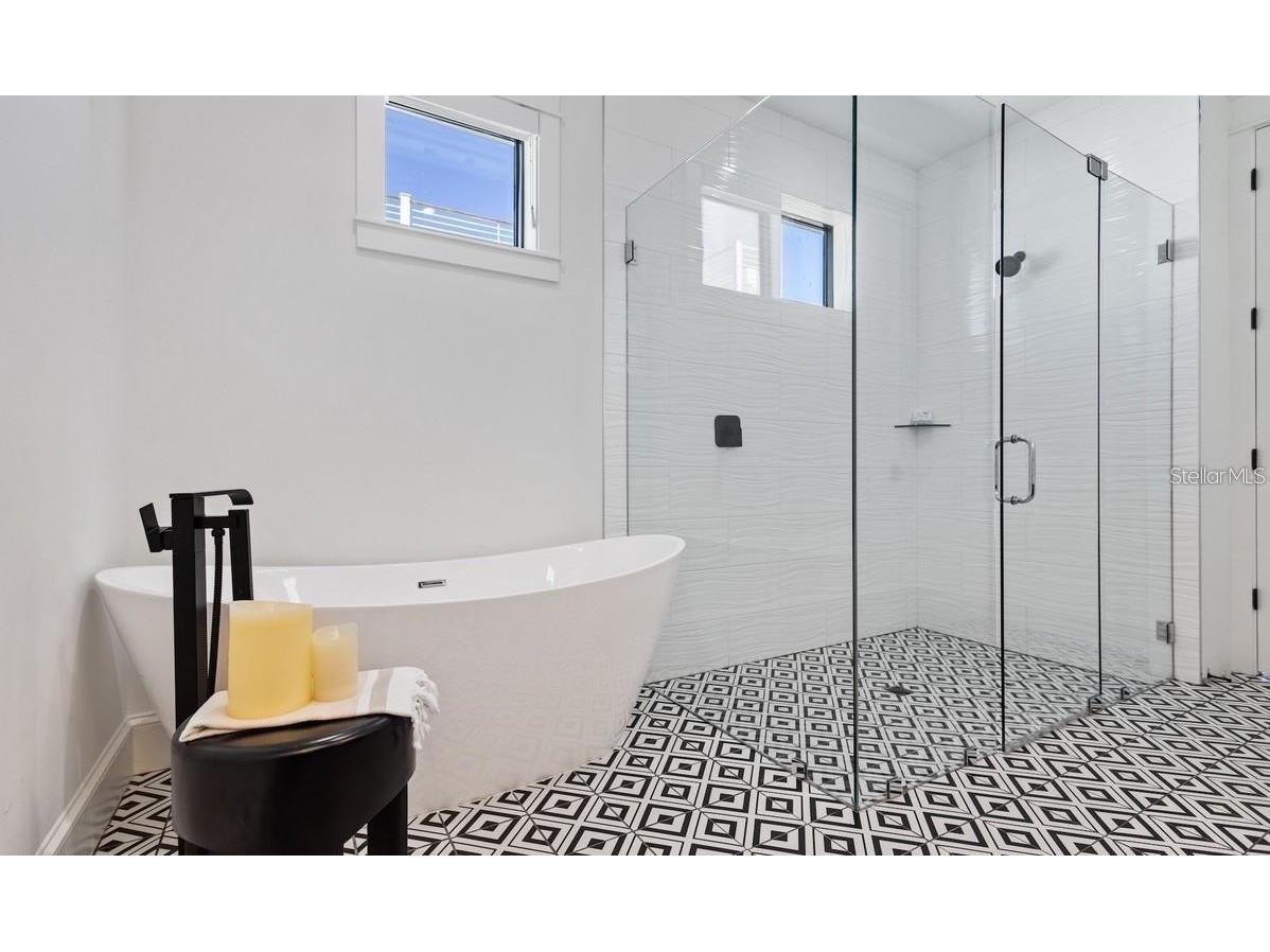 203 Bay Drive N Bradenton Beach FL 34217 A4682950 image25