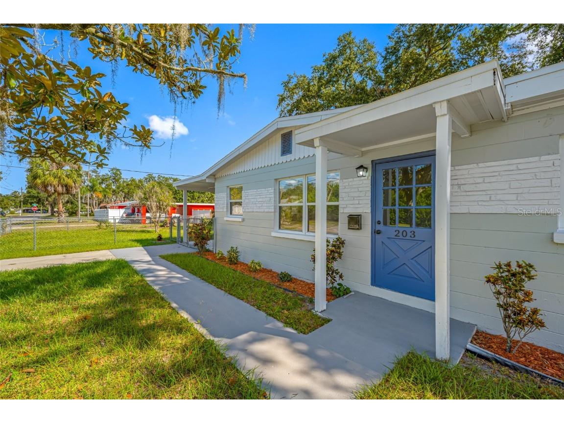 203 Dixie Place Lakeland FL 33801 TB8441286 image2