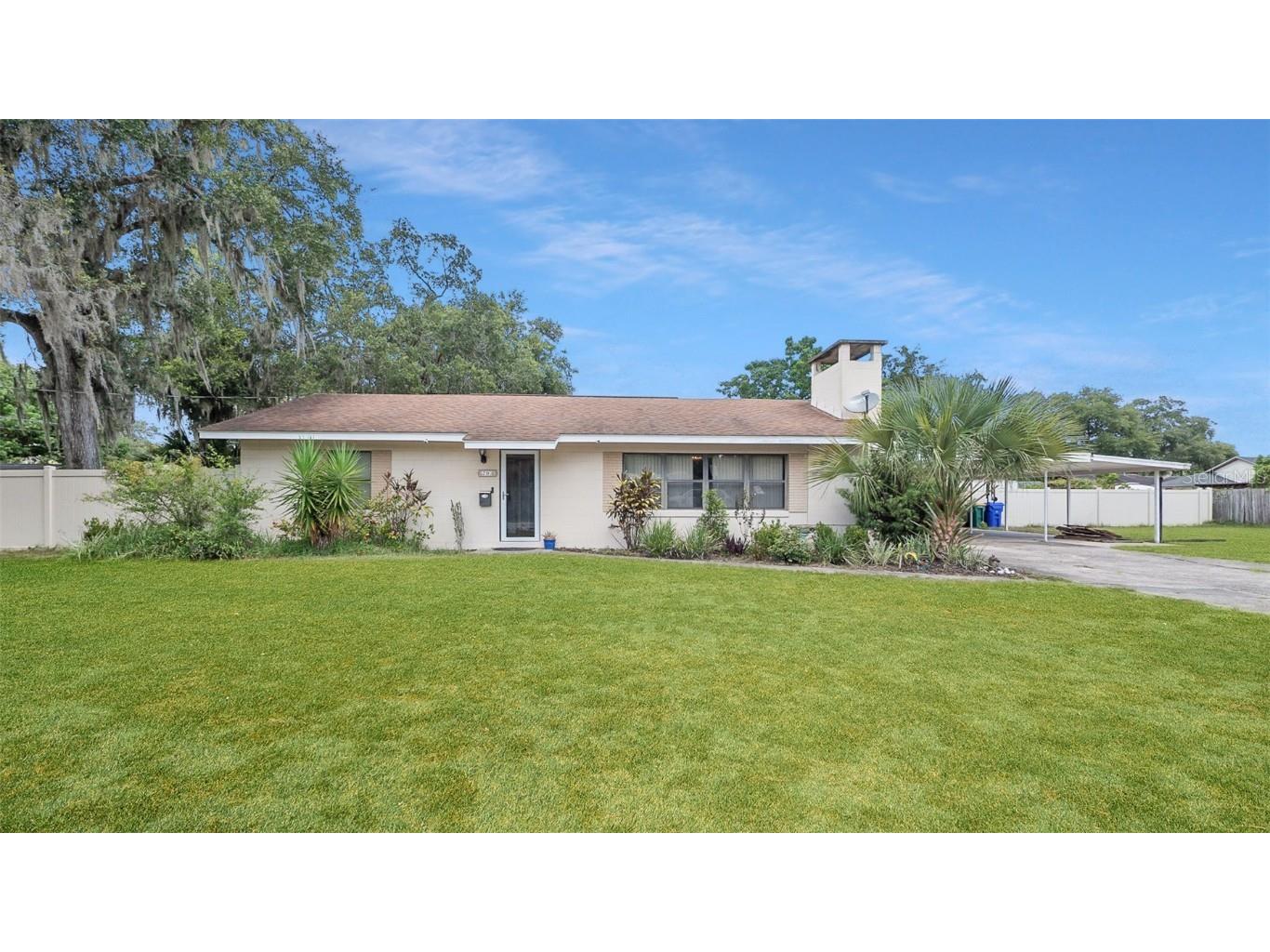 203 E Givens Street Tavares FL 32778 G5072209 image1