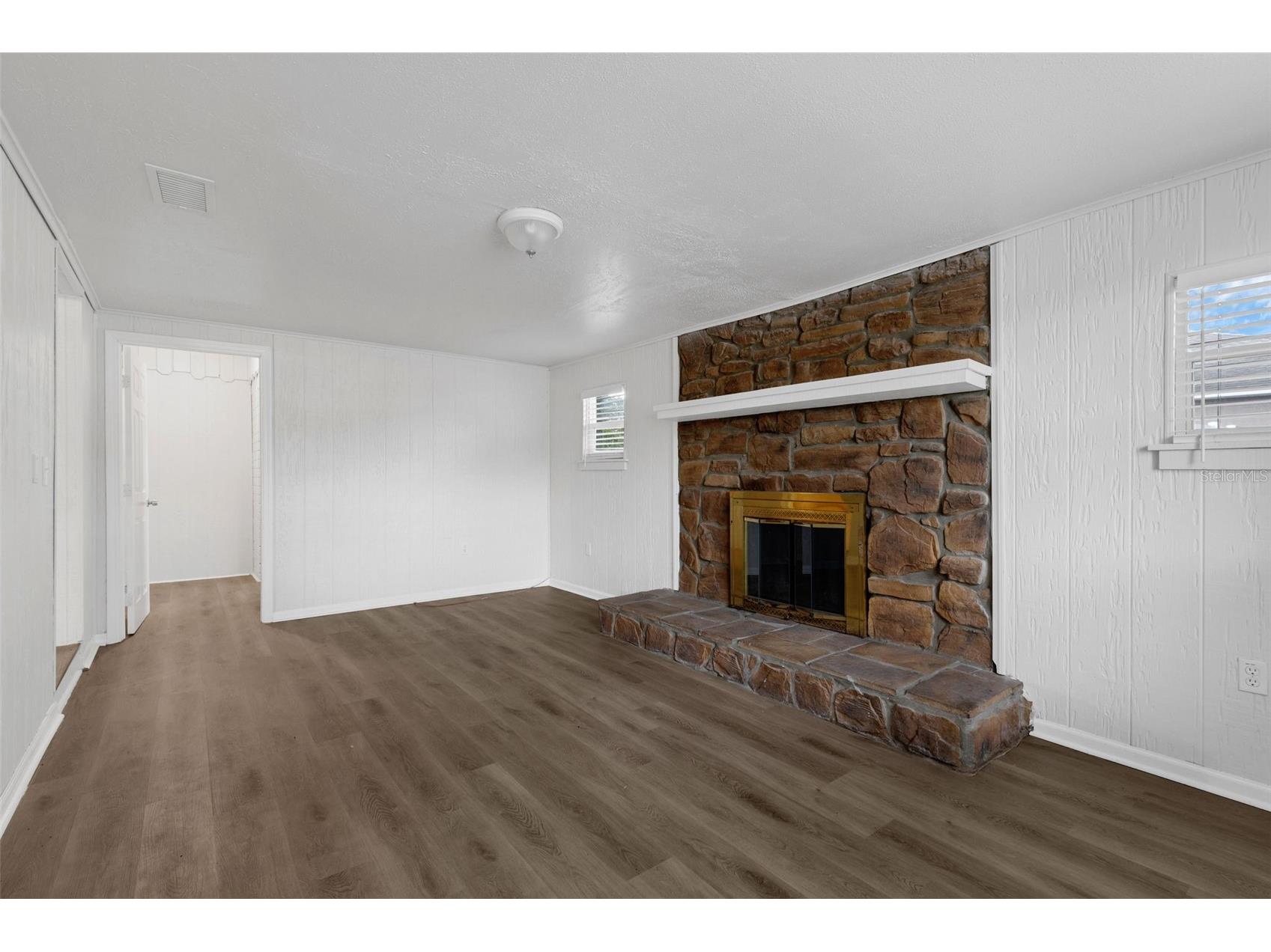 203 E Lakeview Avenue Eustis FL 32726 O6320960 image8