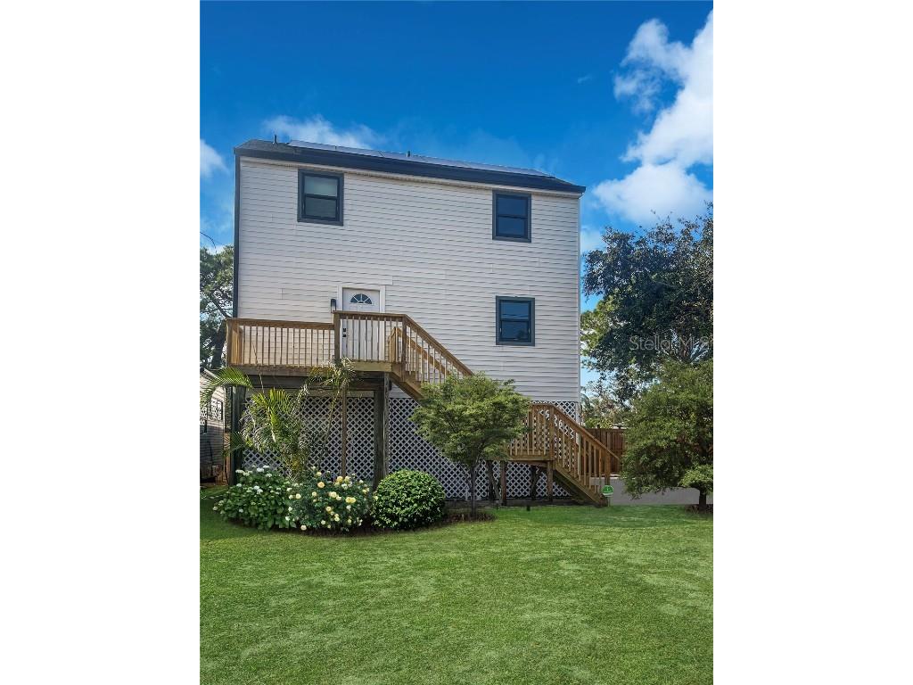 203 Lagoon Drive Palm Harbor FL 34683 TB8331476 image1