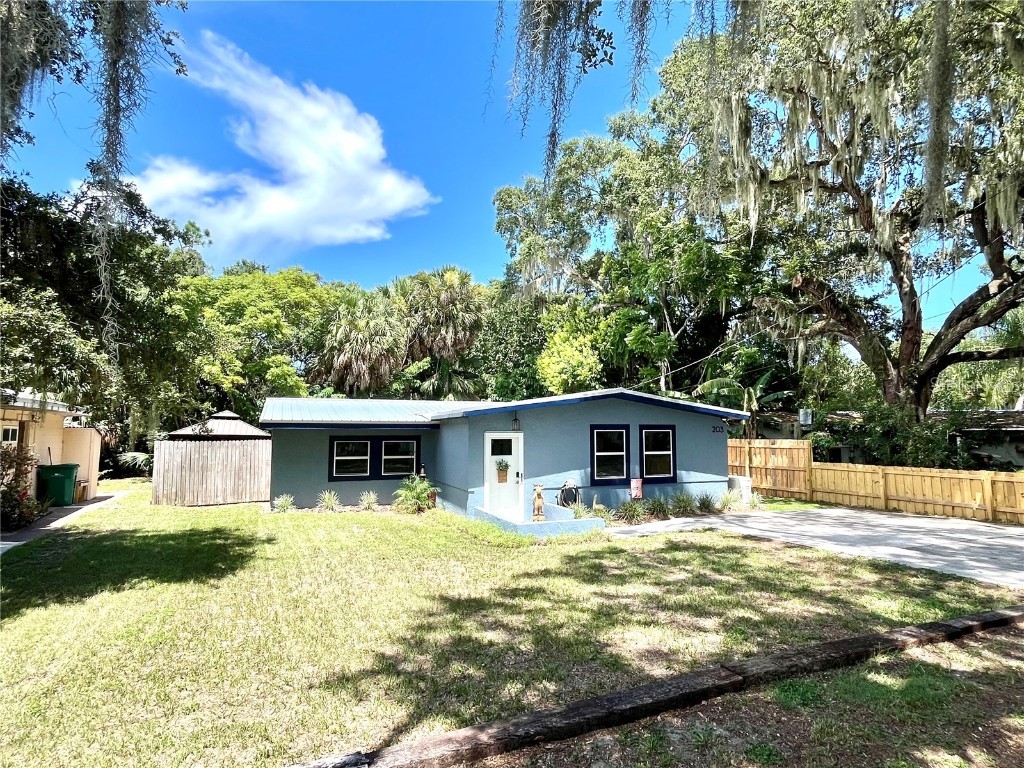 203 Mae Street Eustis FL 32726 - LAKE EUSTIS HARRIS CHAIN G5083987 image1