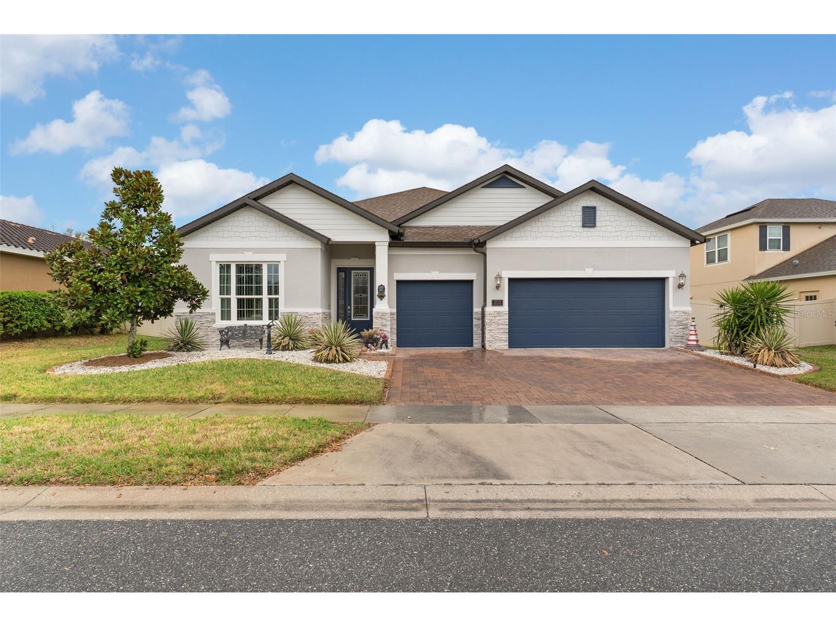 203 Messina Place Howey In The Hills FL 34737 O6389003 image2