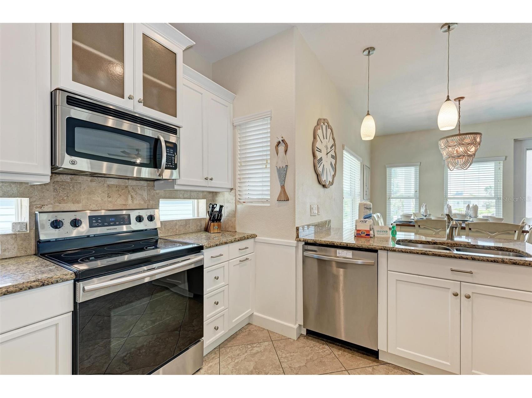 203 N Harbor Drive Holmes Beach FL 34217 A4678835 image17