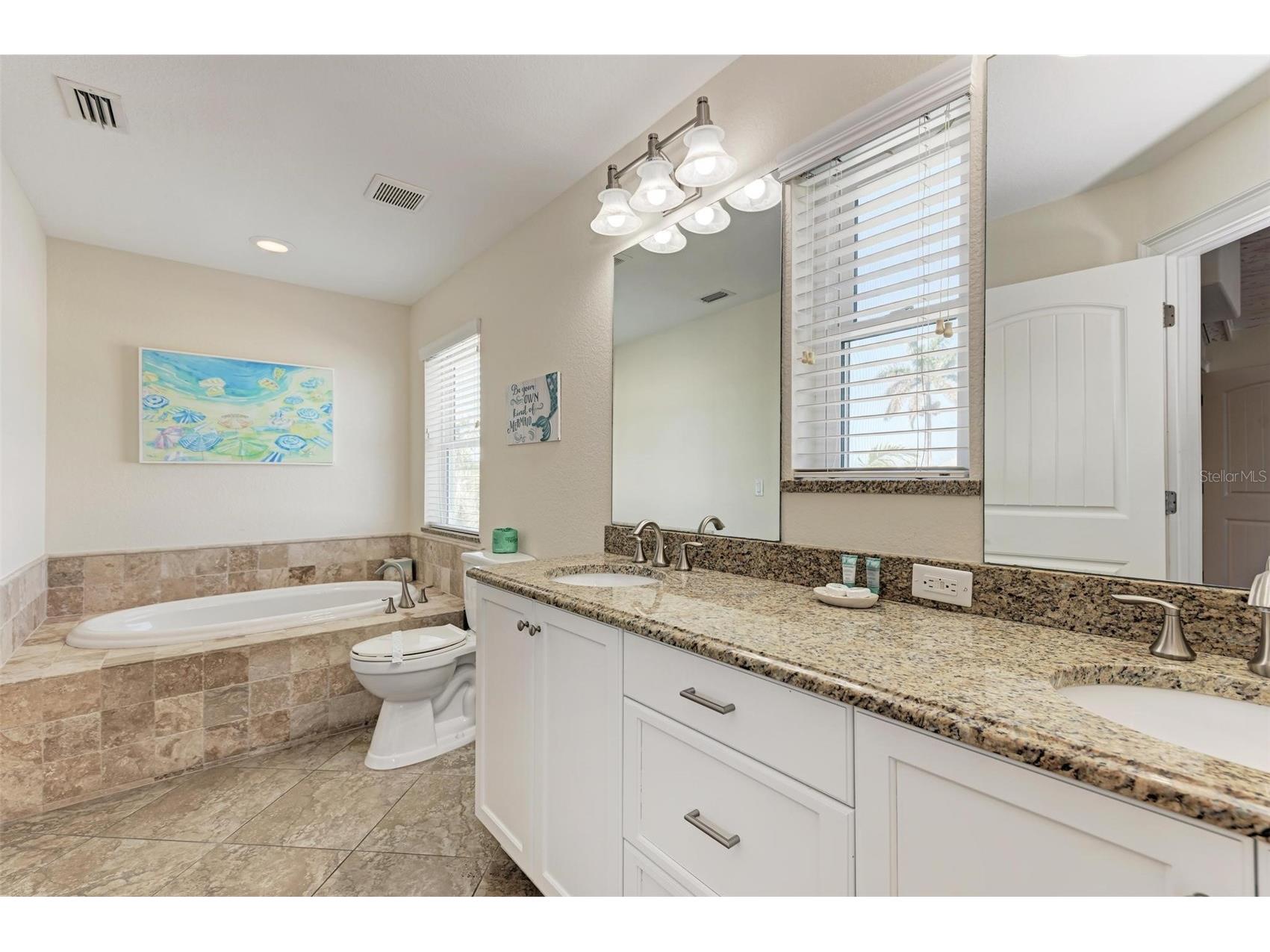 203 N Harbor Drive Holmes Beach FL 34217 A4678835 image47