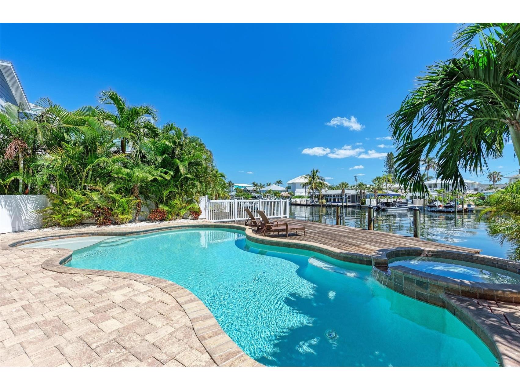 203 N Harbor Drive Holmes Beach FL 34217 A4678835 image6